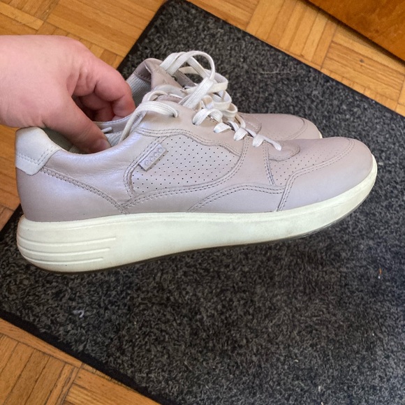 ECCO PEWTER Beige Athletic Shies 8(39) - Picture 1 of 10
